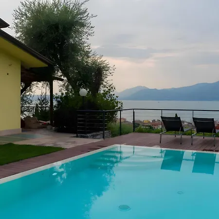 Savi View And Pool *