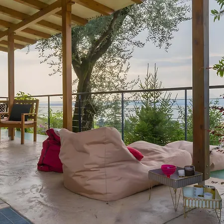 Savi View And Pool Torri Del Benaco