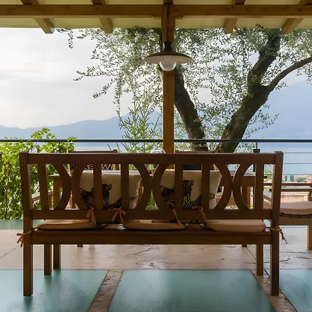 Savi View And Pool Torri Del Benaco