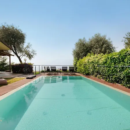 Savi View And Pool * 托里德尔贝纳科