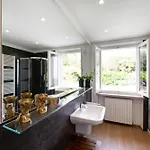 Savi View And Pool Vila *